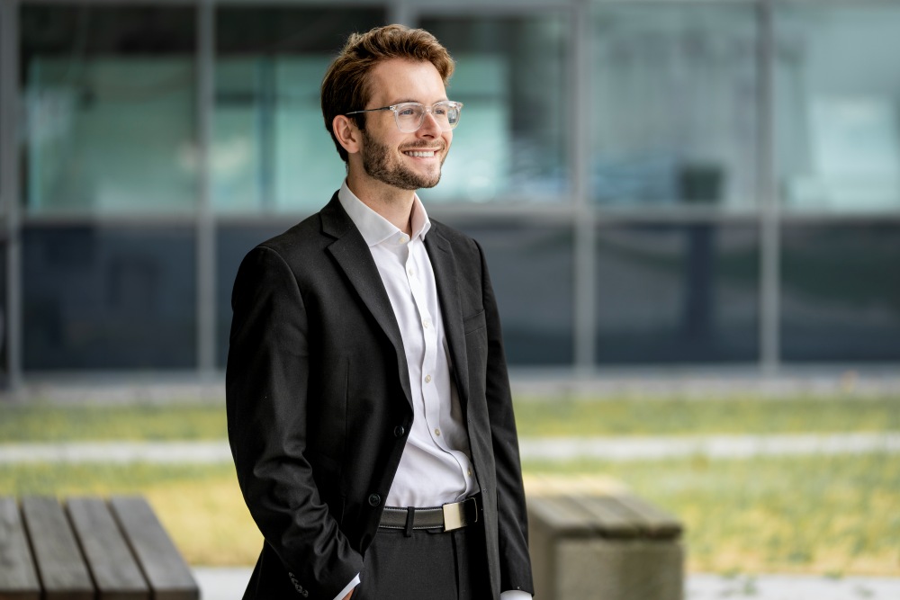 ISTA assistant professor Roques-Carmes.